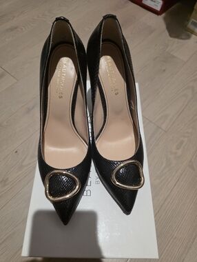 Black Pointed Leather Pumps with Gold Accent Buckle, Size 9
